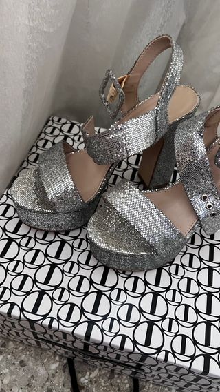 Scarpe con tacco glitter argento