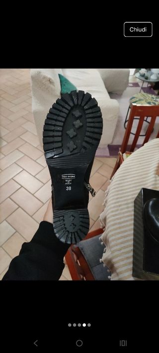 Stivaletti neri con tacco