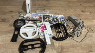 Consola Nintendo Wii + 2 mandos + 4 juegos