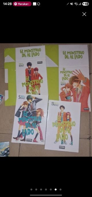 Monstruo de al lado Manga tomo 5 y 13 con cofre