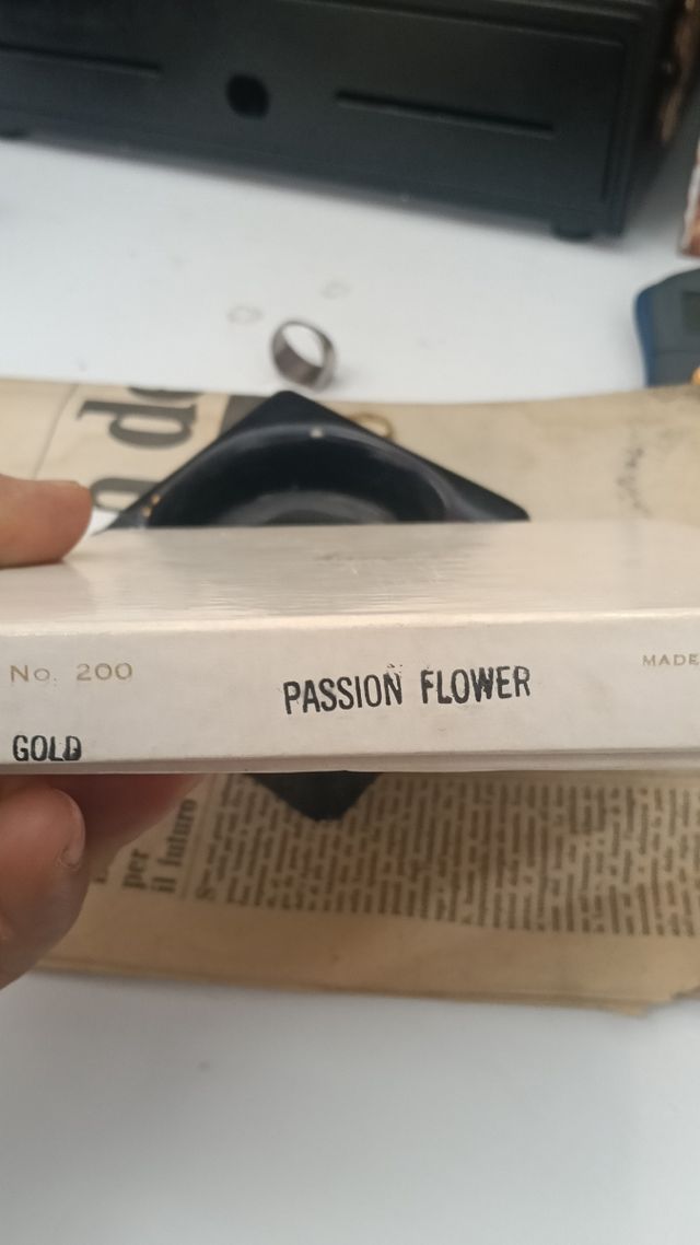 Set trucco vintage oro decorato