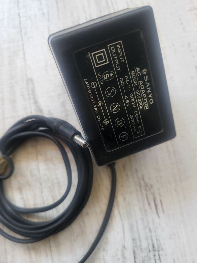 Adaptador Sanyo 4CV220E