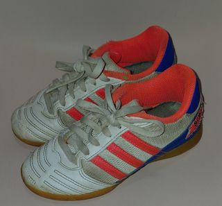 Zapatillas fútbol sala Adidas 31 y Converse 30