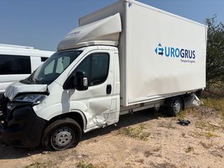 Citroen Jumper con caja i plataforma
