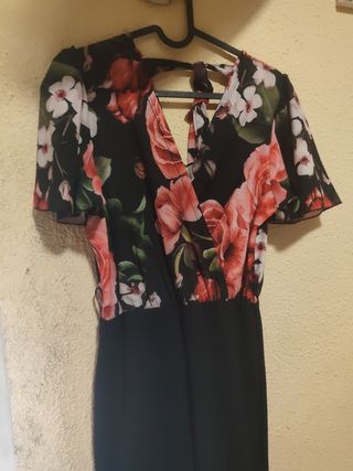 Mono floral con pantalón negro