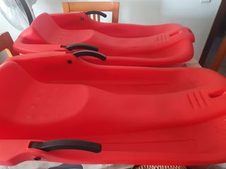 2 Trineos Rojos