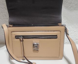 Bolso pequeño Stradivarius beige