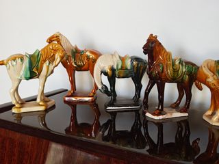 Caballos de porcelana chinos