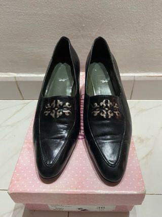Zapatos de tacón negros