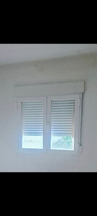 Ventana de aluminio persiana. Mediados oct disponi