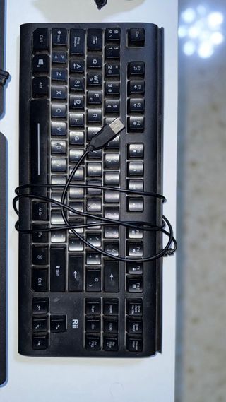 2 PS4 Slim + 2 Mandos + 4 Juegos + Teclado + Ratón