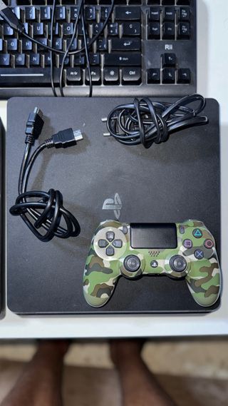 2 PS4 Slim + 2 Mandos + 4 Juegos + Teclado + Ratón