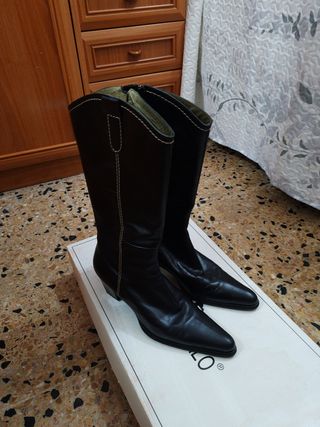 Botas camperas altas de piel negras