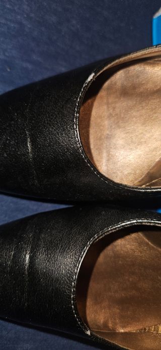 Zapatos de tacón chocolate efecto charol