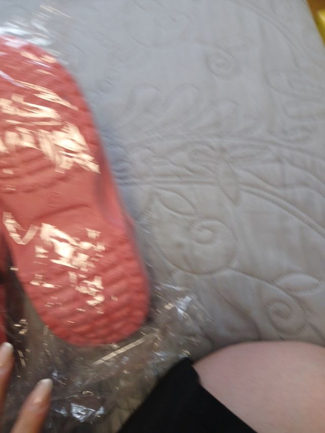 Zuecos rosas con corazones N 42
