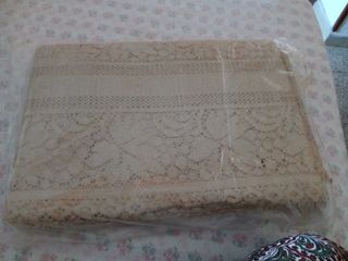 Copriletto matrimoniale beige
