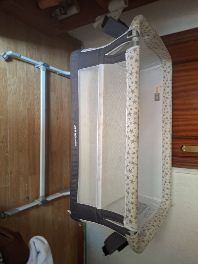 Cuna de viaje para bebé 
Esta completamente nueva 