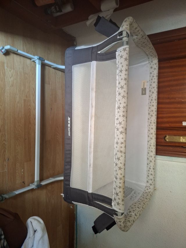 Cuna de viaje para bebé 
Esta completamente nueva 