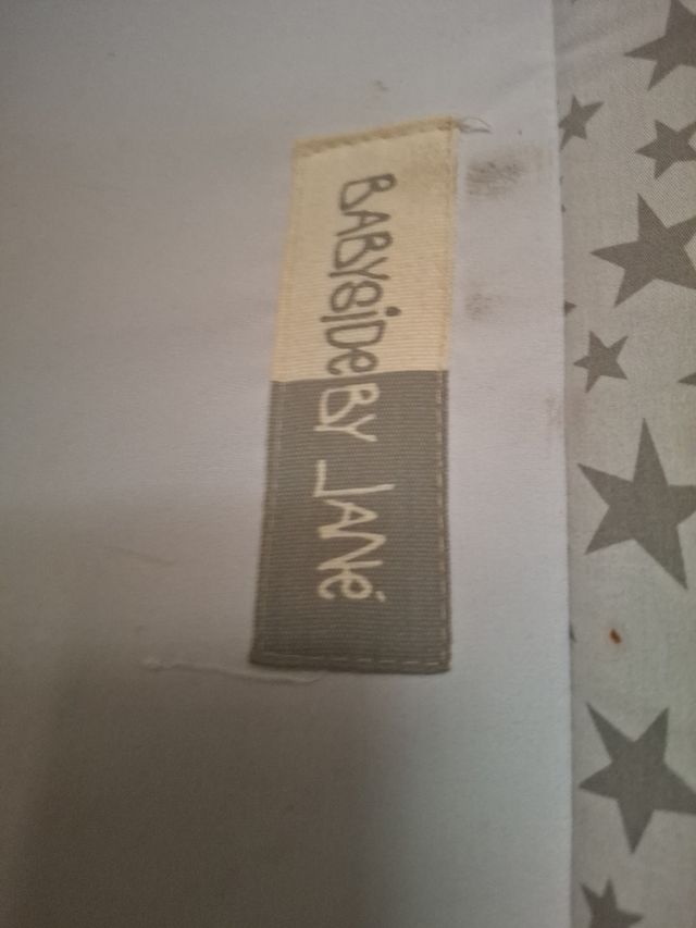 Cuna de viaje para bebé 
Esta completamente nueva 