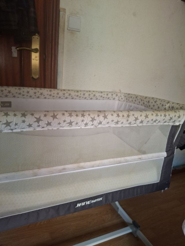 Cuna de viaje para bebé 
Esta completamente nueva 