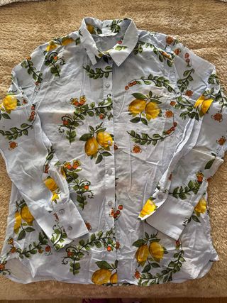 Blusa de mujer con estampado de limones