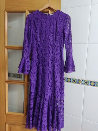 Vestido Morado Encaje Manga Campana