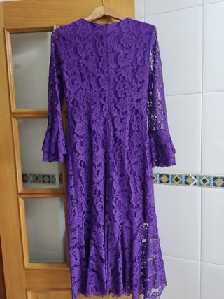 Vestido Morado Encaje Manga Campana