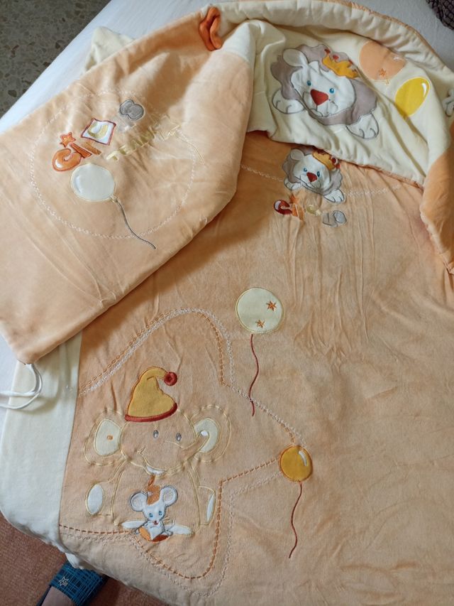 Edredón y chichonera infantil
