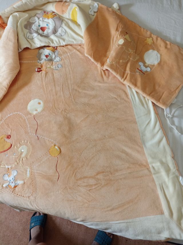 Edredón y chichonera infantil