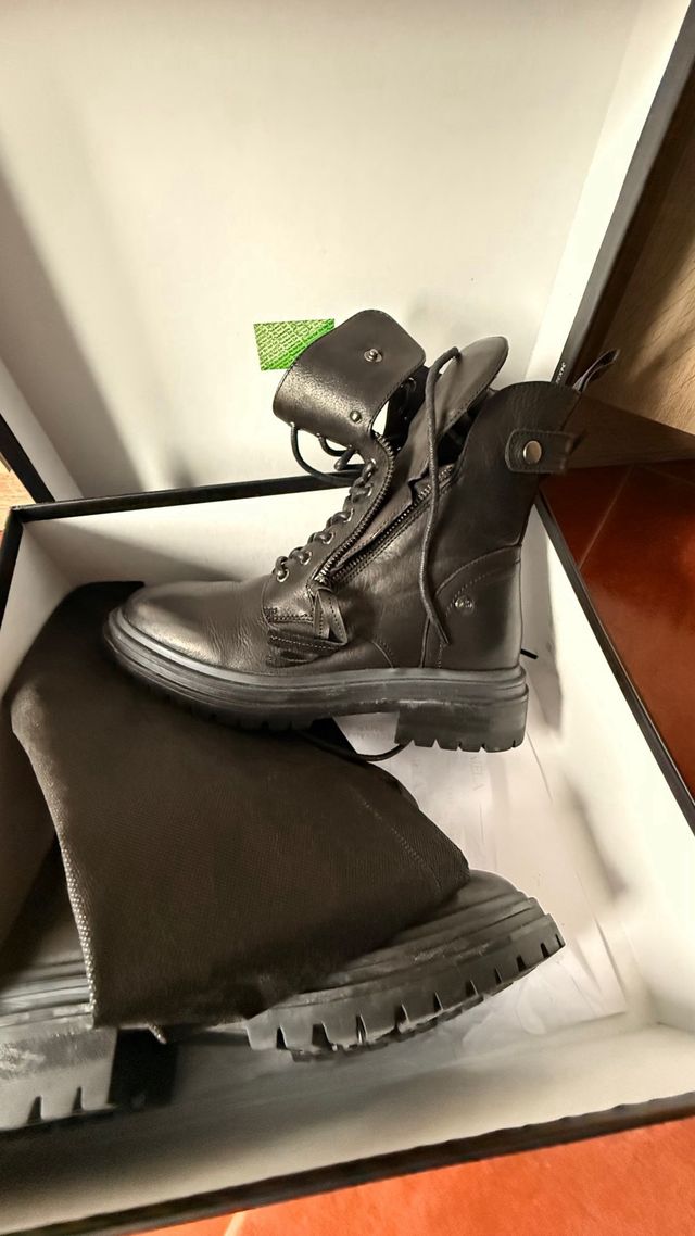 Botas de piel negras