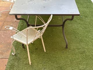 Mesa y 2 Sillas Hierro Jardín 120 por 230 cm aprox