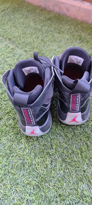 Zapatillas Jordan Talla 40 Negras