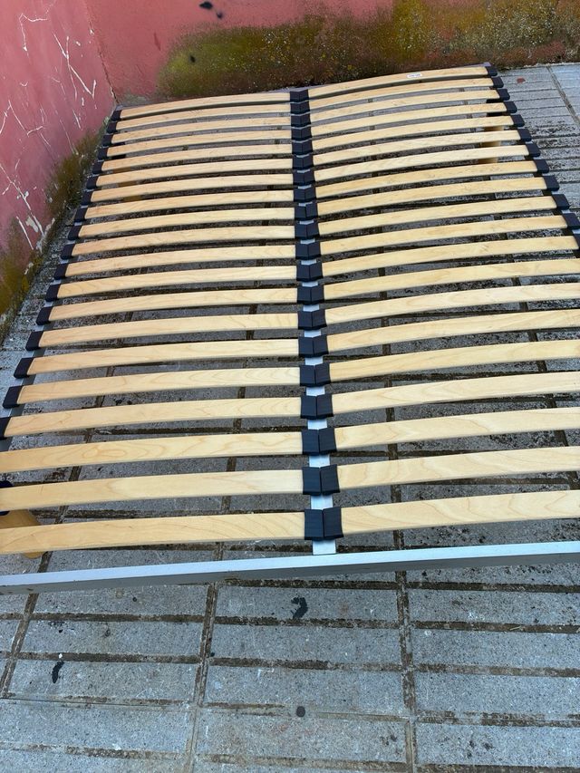 Somier de madera y metal