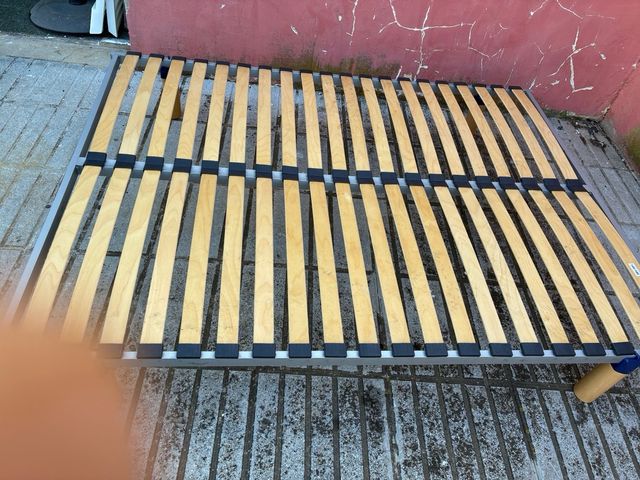 Somier de madera y metal