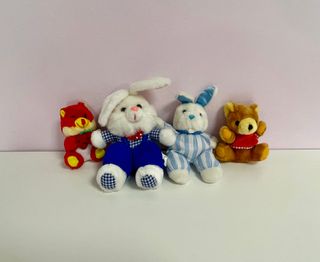 Lote de peluches y muñecos vintage