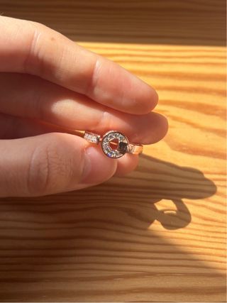 Anillo círculo brillantes 