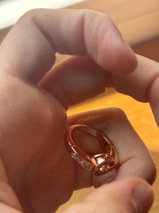 Anillo círculo brillantes 