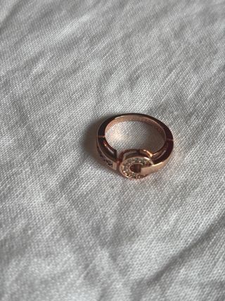 Anillo círculo brillantes 