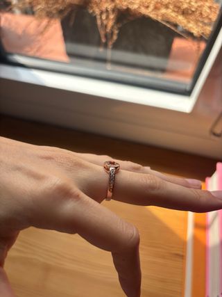 Anillo círculo brillantes 