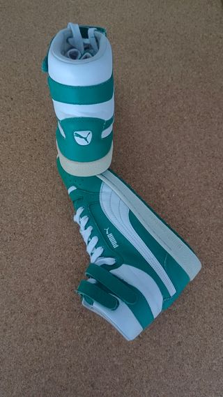 Zapatillas Puma altas verdes y blancas