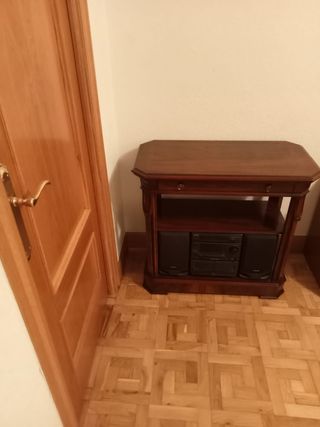 Mesa auxiliar de madera