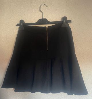 Falda negra con textura