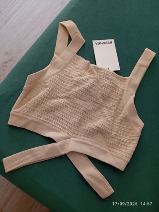 Top Bershka Beige sin estrenar