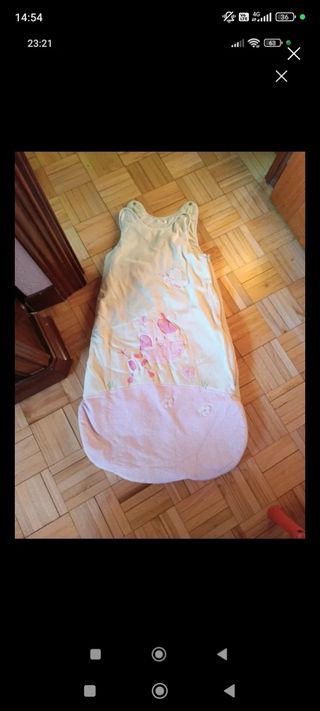 Saco de dormir para bebé con jirafa