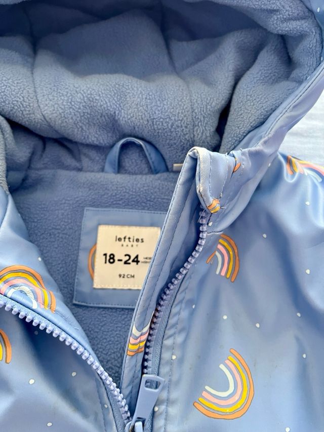 Chaqueta niña azul con arcoíris