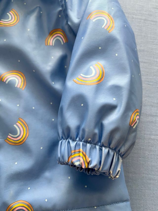 Chaqueta niña azul con arcoíris