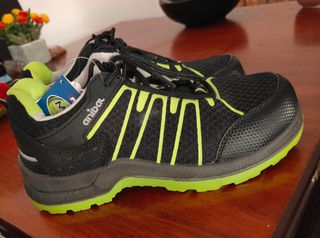 Zapatos de seguridad Anibal negros y verdes