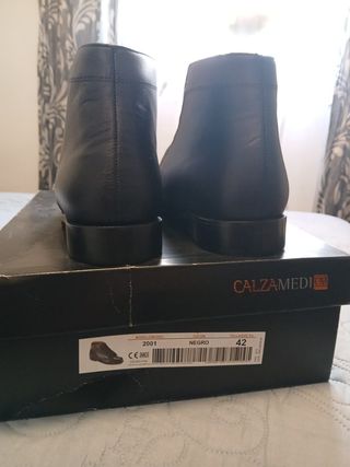 Botas de piel. Son de ortopédia nuevos. N42 