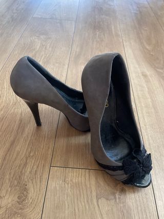 Zapatos de tacón Blanco Shoes grises talla 37