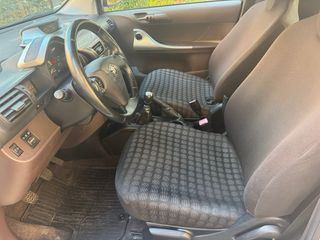 Toyota iQ 2009